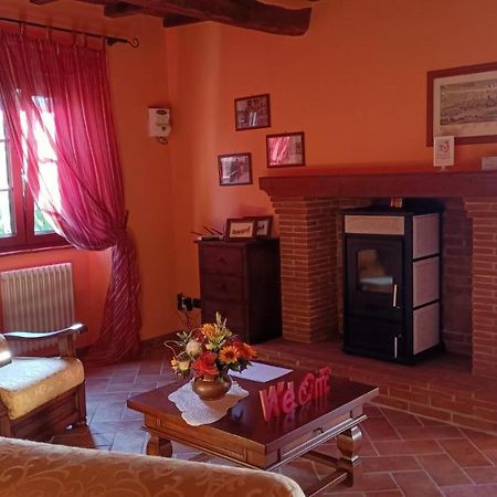 לינה וארוחת בוקר Camporgiano La Collina Dei Franchi מראה חיצוני תמונה