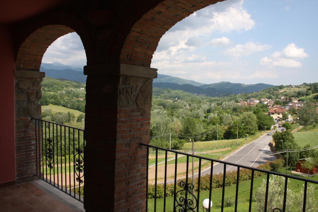 לינה וארוחת בוקר Camporgiano La Collina Dei Franchi חדר תמונה